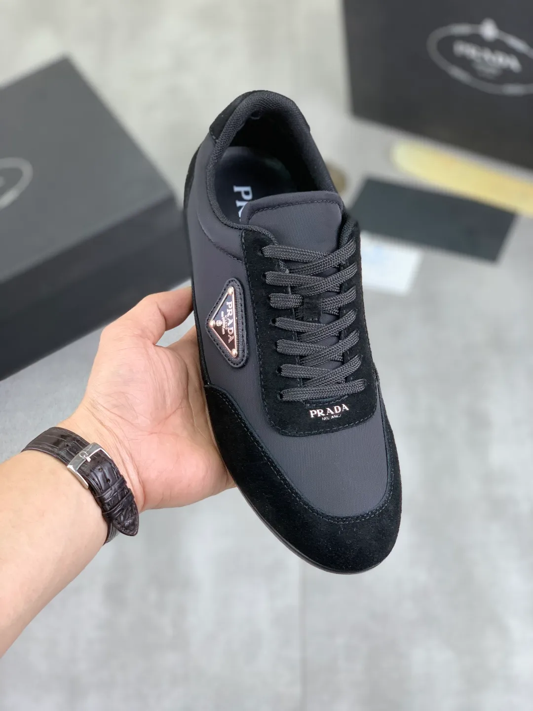 Men's Men's Shoes💰P440💰[New Style] The latest classic model of high-quality PRADA breathable and comfortable men's shoes has been launched on the official website in 1:1 reproduction, synchronized in Hong Kong counters and on the same catwalk; all made of calfskin with breathable mesh fabric ➕Imported soft and comfortable sheep Leather lining, 🍡🍡original 1:1 rubber outsole, non-slip and wear-resistant; comfortable to wear, attractive style, fine workmanship, and simple and neat shoe last, showing a man's courage and toughness, 👍size 38 to 44; 4️⃣colors🉑️ to choose from